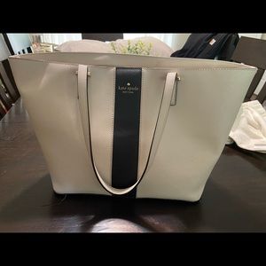 Kate spade purse. Cream and black.